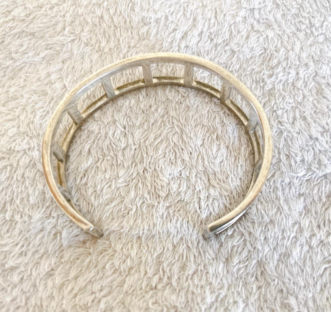 GUCCI メタル バングル スクエアモチーフ