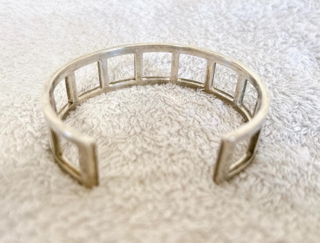 GUCCI メタル バングル スクエアモチーフ