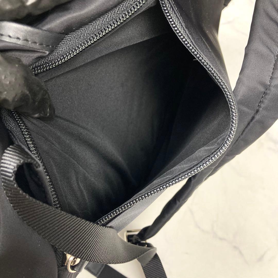 【美品】agnes b. ナイロンリュック ブラック 多ポケット 軽量