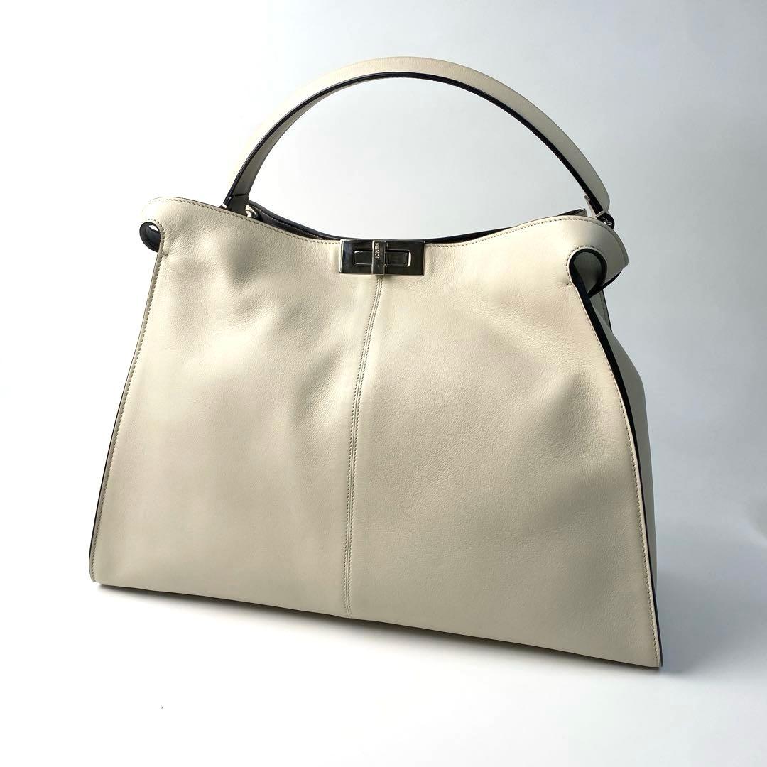 フェンディFENDI ピーカブー エックスライト ラージ 8BN304