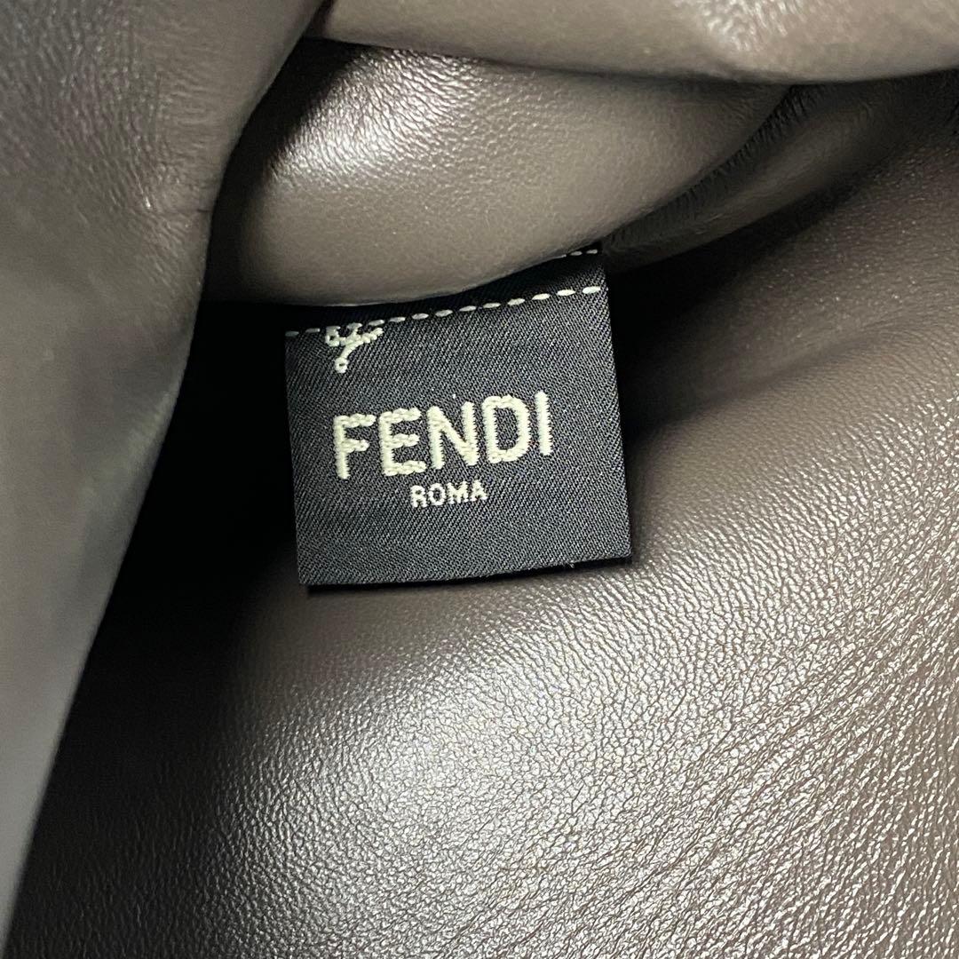 フェンディFENDI ピーカブー エックスライト ラージ 8BN304