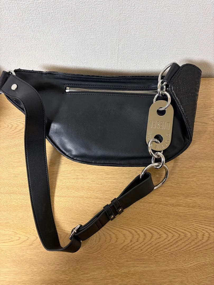 DIESEL ブラック ボディバッグ ショルダーバッグ
