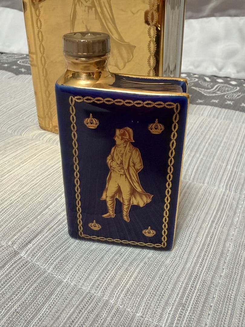 【未開栓】カミュ ナポレオンブック ゴールド 700ml 替栓付き＆ミニブック付