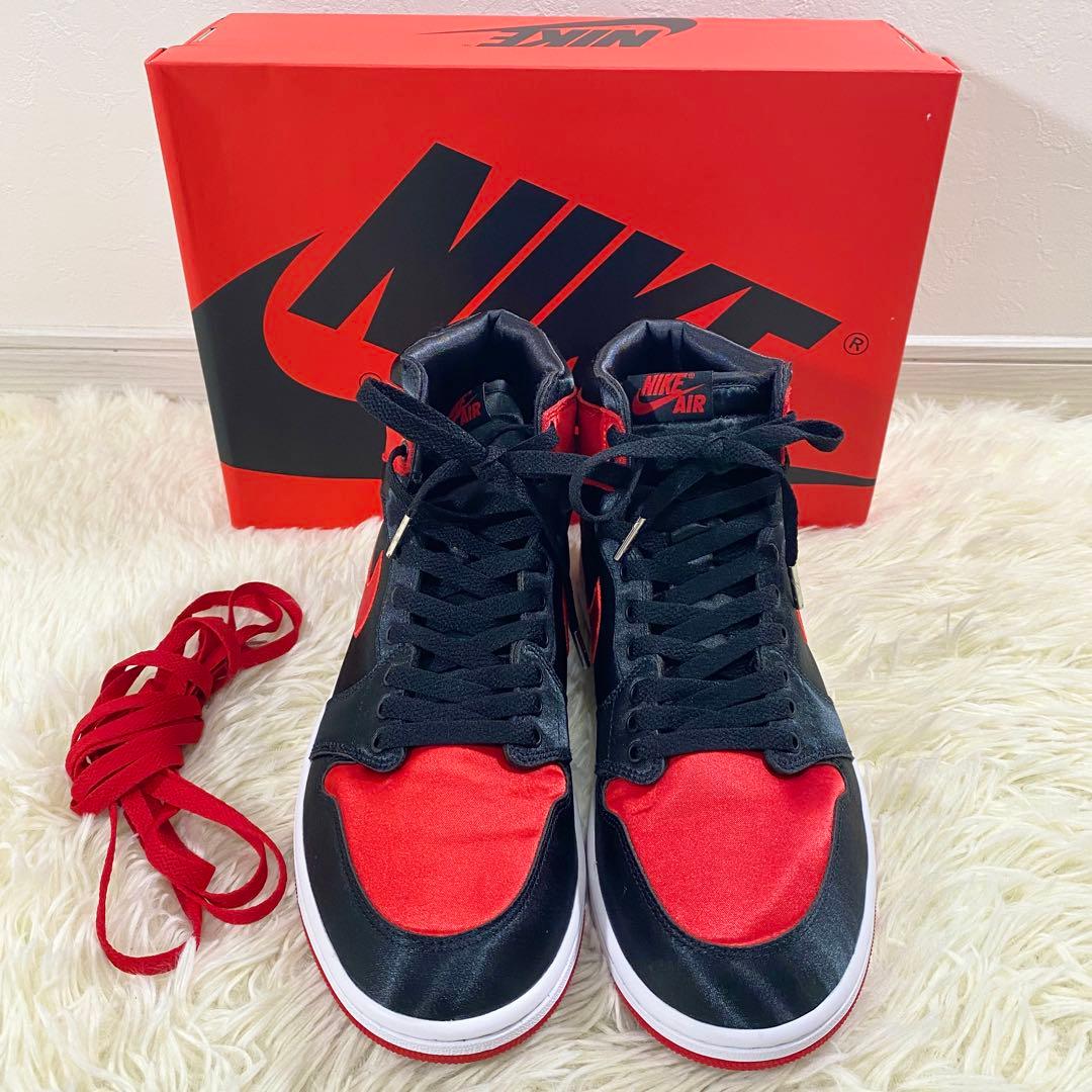 極美品　ナイキ　スニーカー　エアジョーダン1　レトロ　ハイ　サテン　28.5㎝