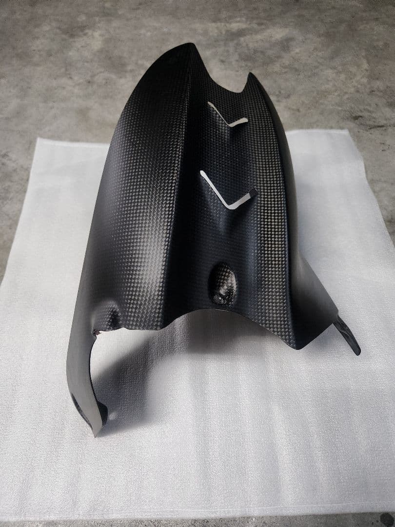 DUCATIディアベル ILMBERGER イルムバーガ カーボンリアフェンダー