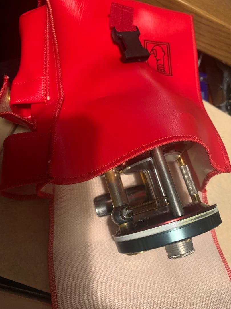 ま*る様 五十鈴 BC700 ベイトリール　五十鈴工業　ブライトリバーABU50