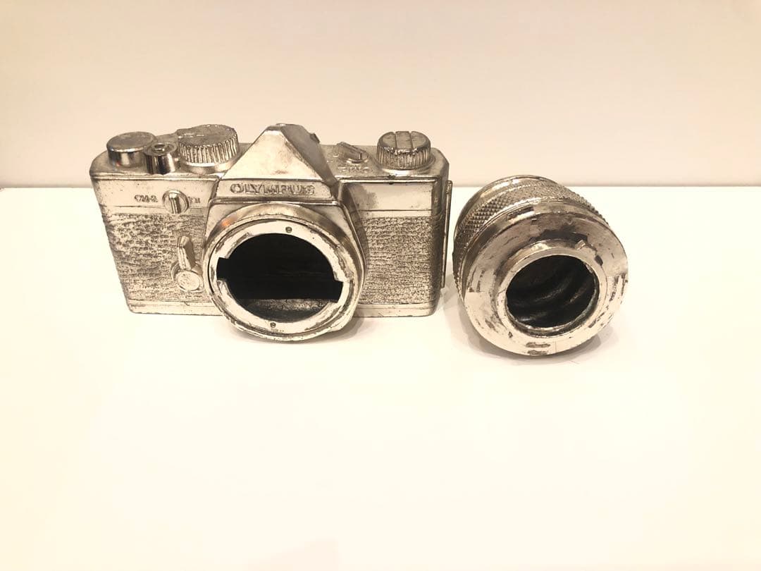 OLYMPUS OM-2＆50mm f1.4 の形の 貯金箱 記念品