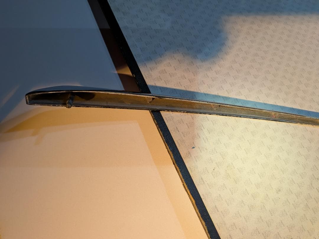 ハコスカボンネット金具