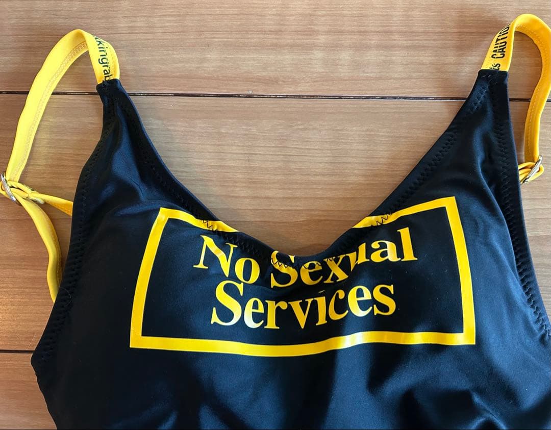 FR2 スイムウェア　水着 No Sexual Services 新品未使用