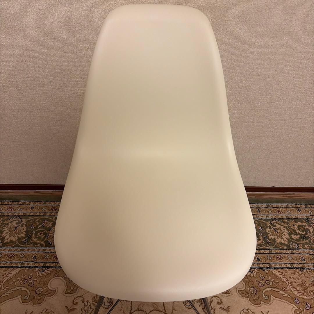 イームズプラスチックシェルサイドチェア