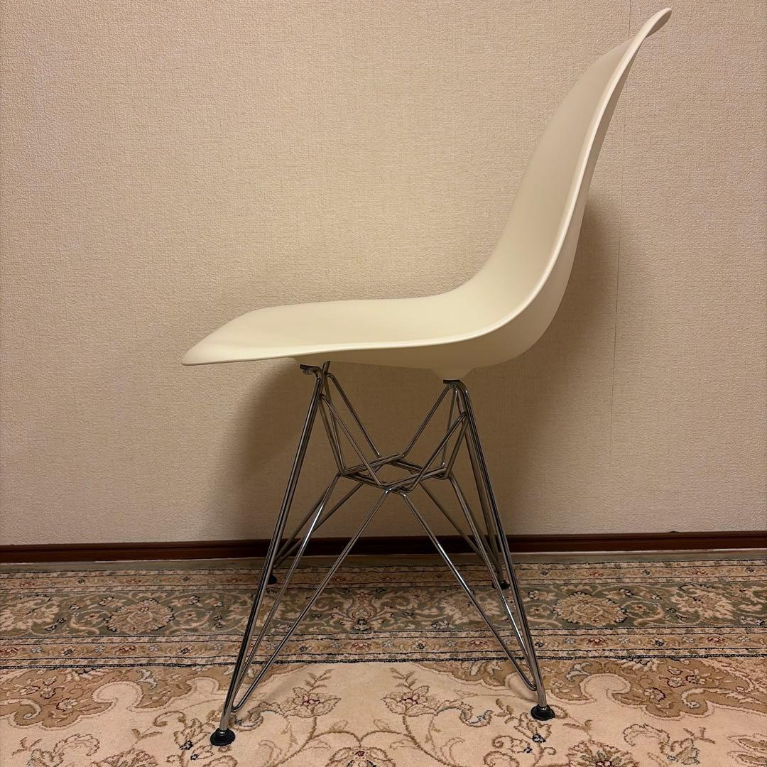 イームズプラスチックシェルサイドチェア