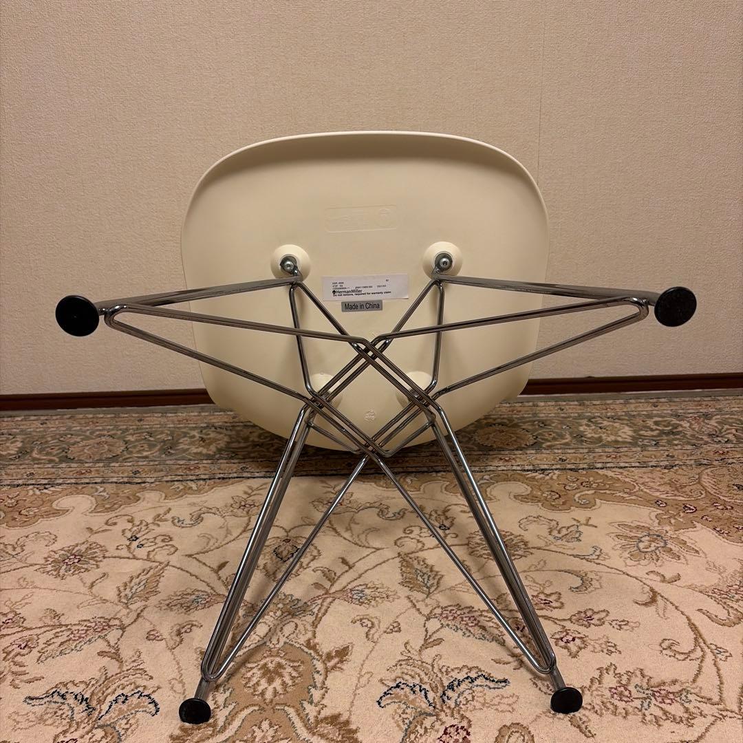 イームズプラスチックシェルサイドチェア