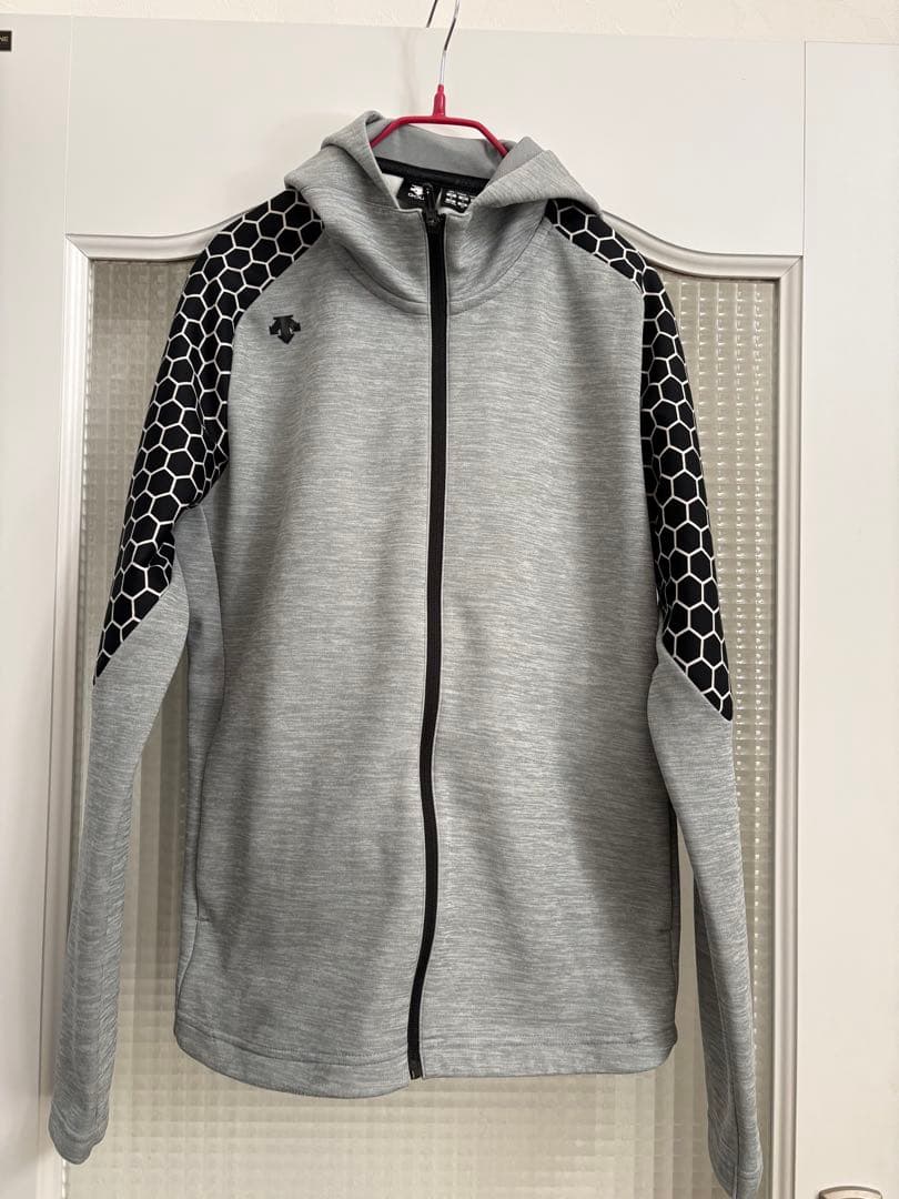 デサントゴルフ　ダンボールニット　ハニカムパターン袖　フード付きグレージャケット