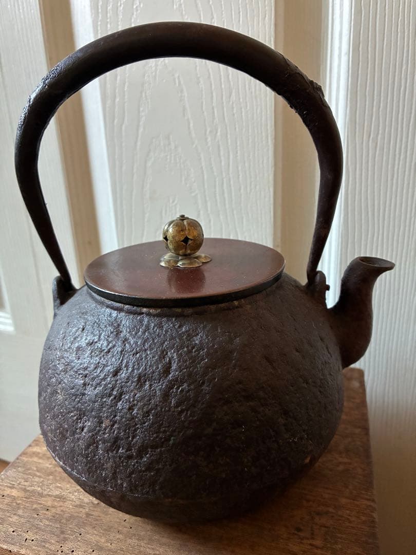 省鋳堂鉄瓶 在銘