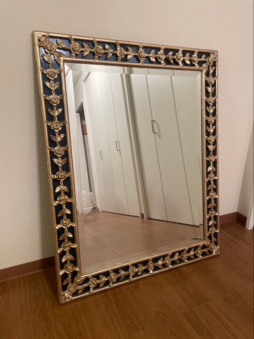 花柄装飾の長方形壁掛け鏡　アンティーク