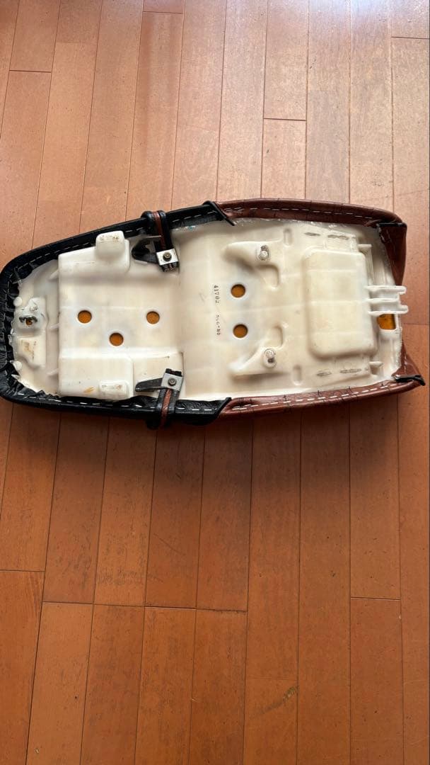 cb400sf NC39 NC42タックロールシート　茶色　ツートン　美品