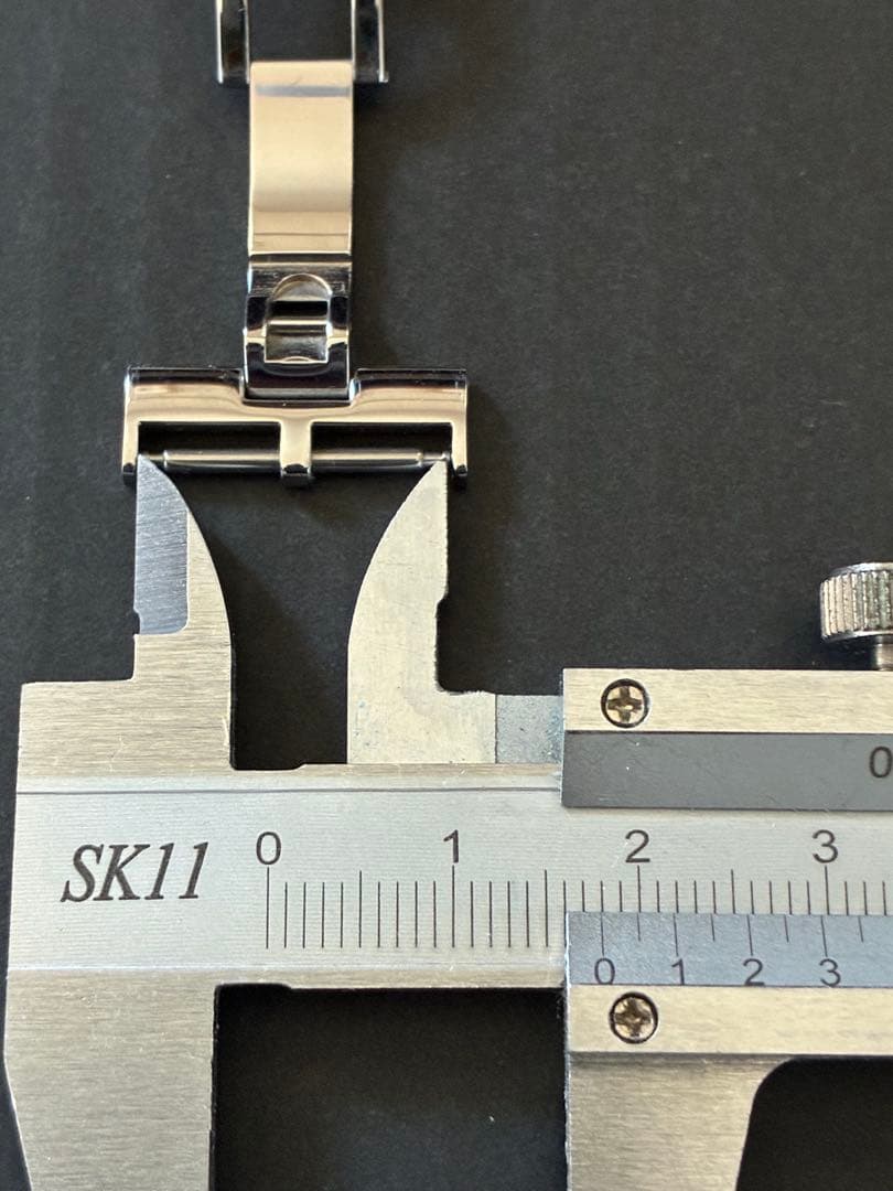 【ハイス】カミーユフォルネ　Dバックル　筆記体ロゴ　おまけ付き