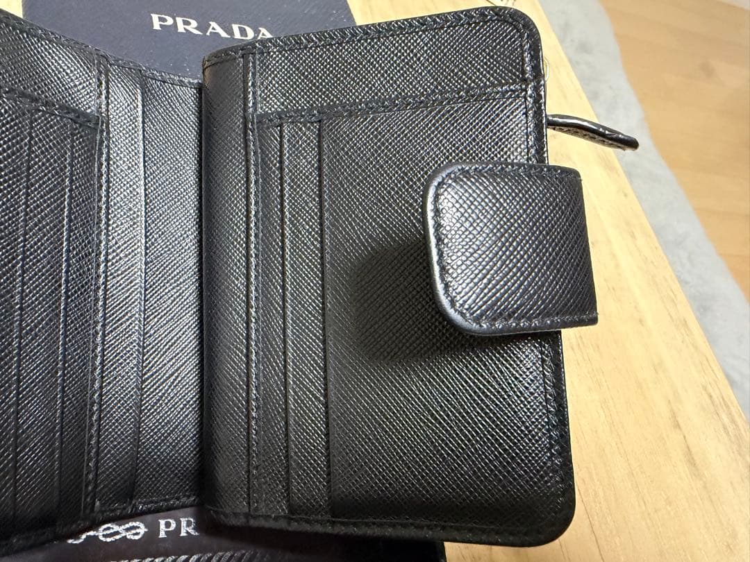 PRADA プラダ SAFFIANO TRIANG 折り財布 1ml225