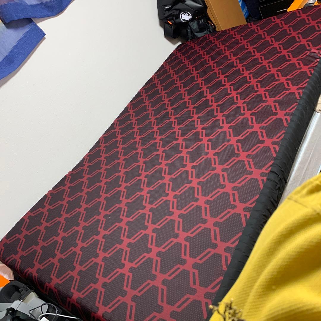 西川エアーSXマットレス／REGULAR 黒セミダブル シーツ付き