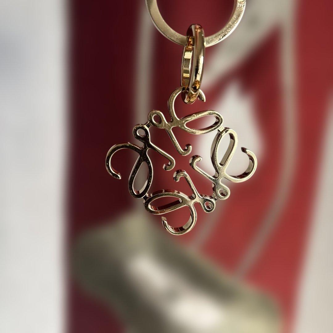 ロエベ❗️キーホルダー　美品❗️ゴールド　アナグラム
