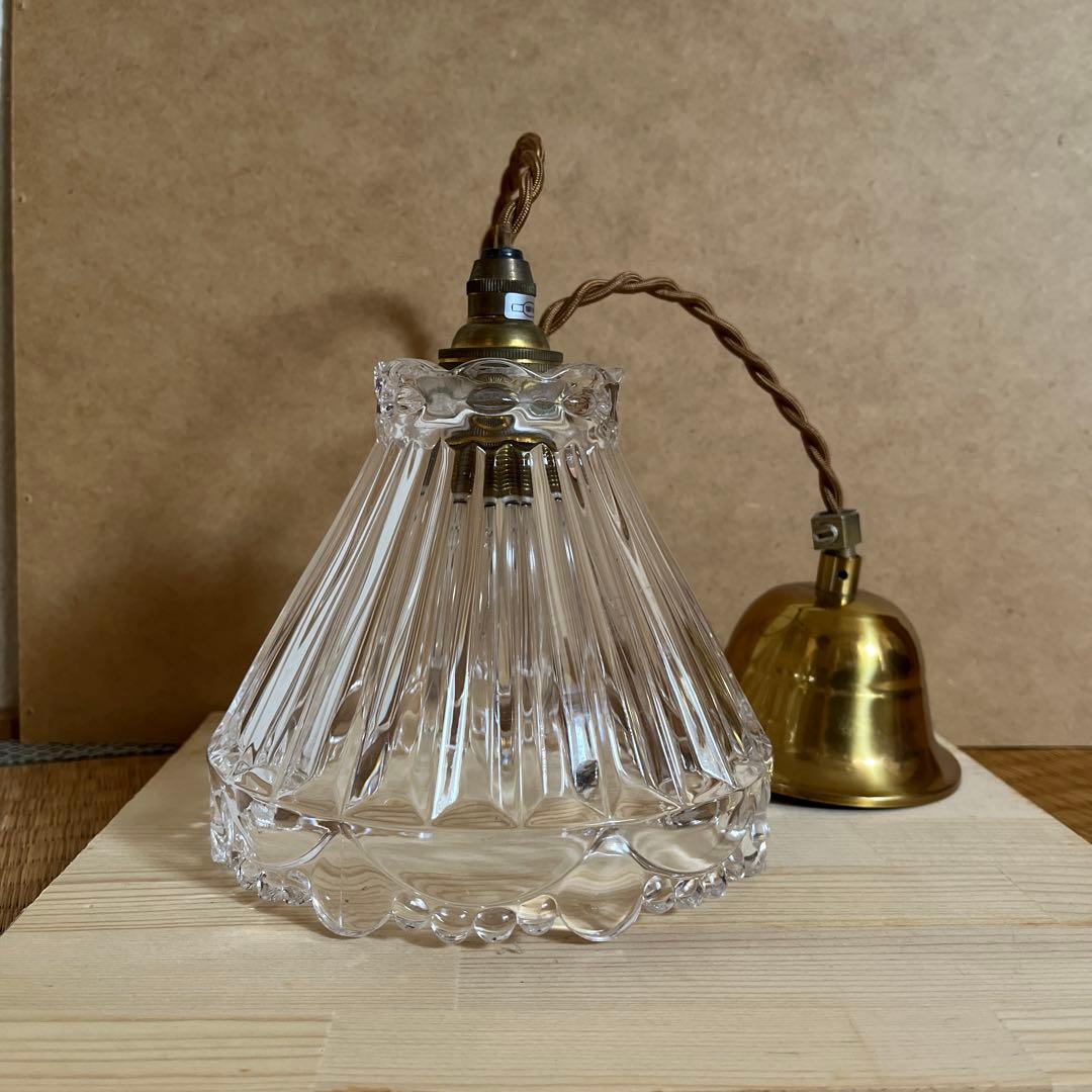 ランプシェード　ペンダントライト　真鍮　アンティーク調　ガラスランプシェード