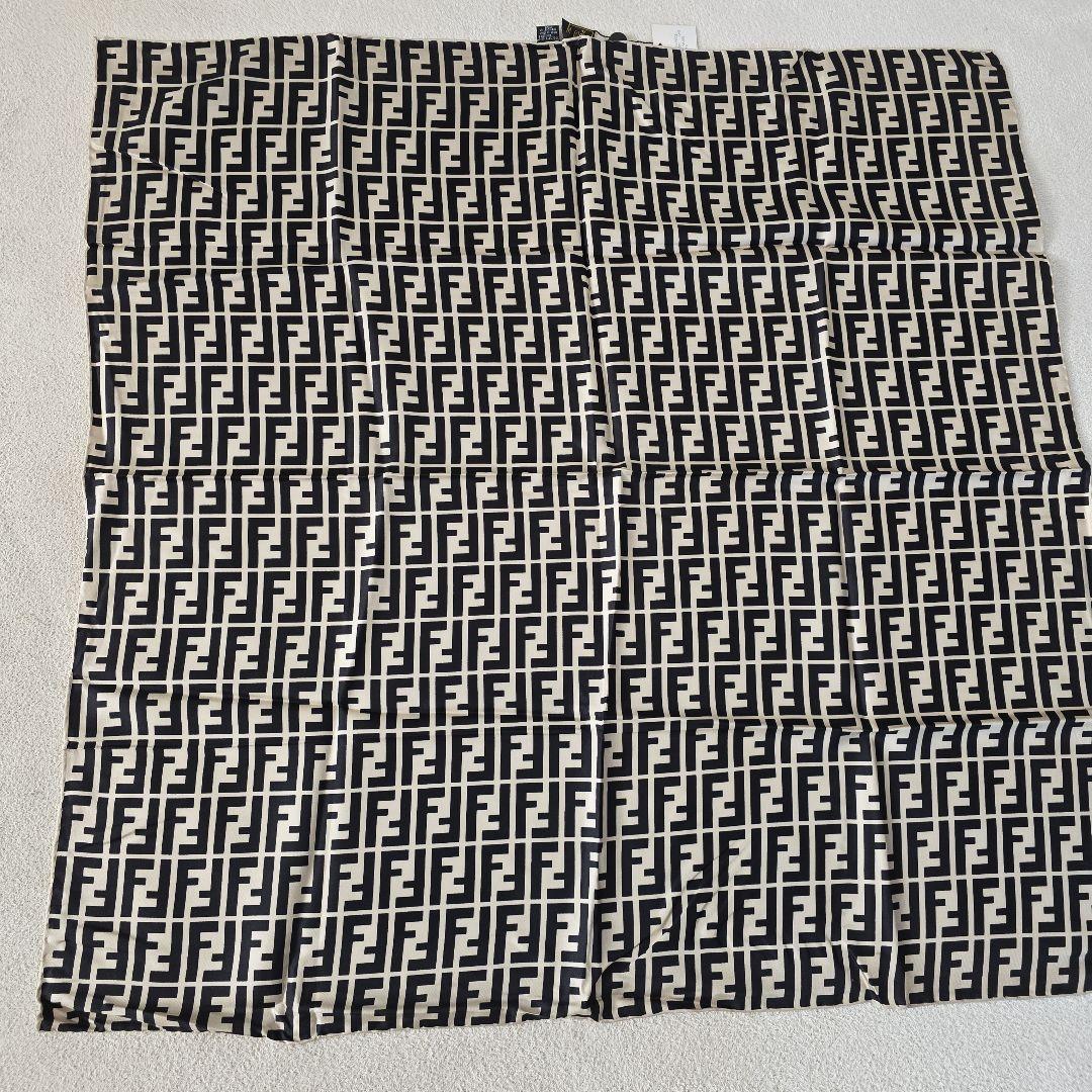 FENDI ズッカ 総柄 スカーフ