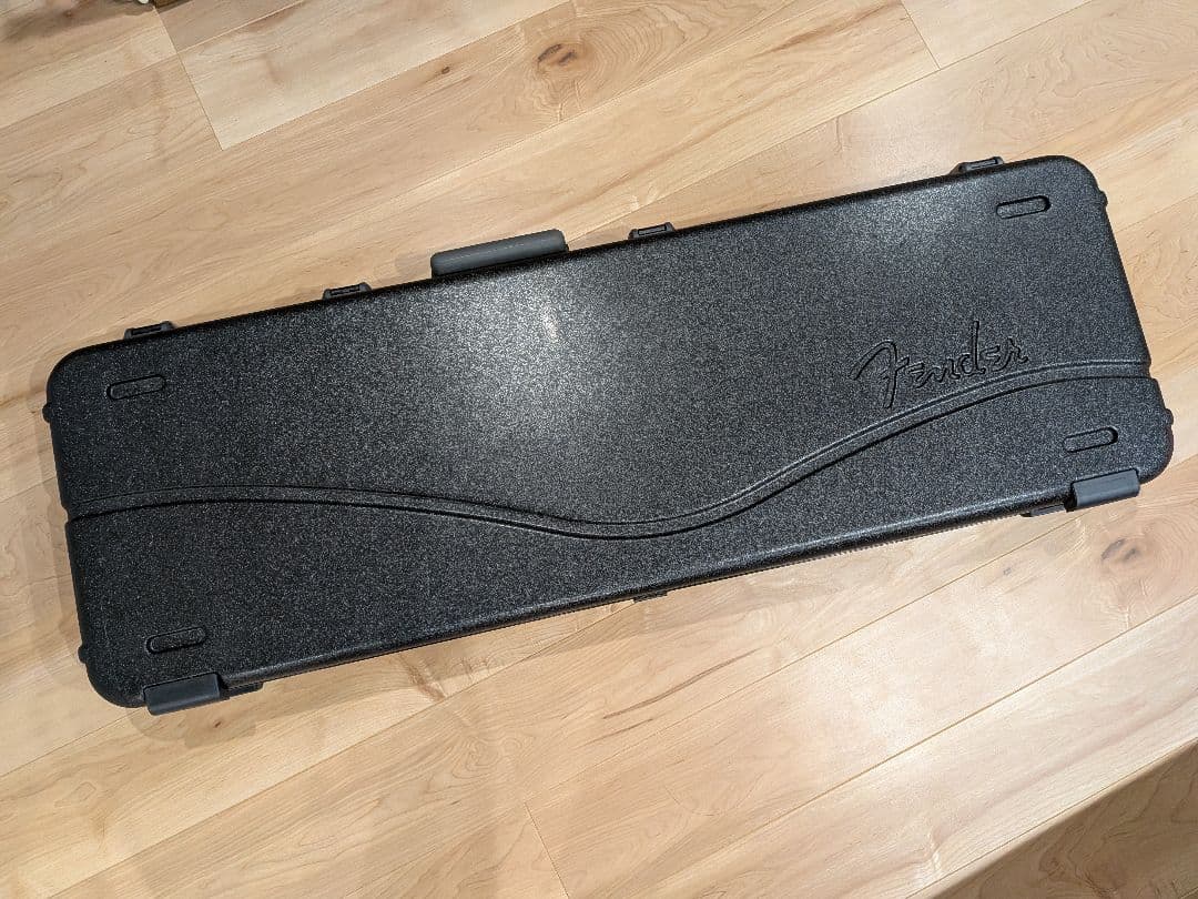 ベース FENDER DELUXE MOLDED CASE ELECTRIC BASS