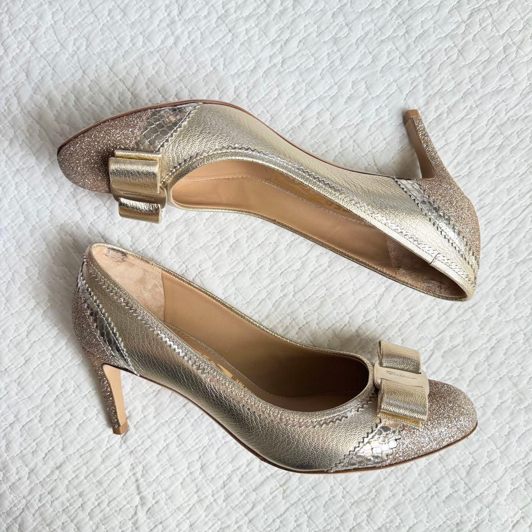 美品 希少 SalvatoreFerragamo ヴァラリボン パンプス ラメ