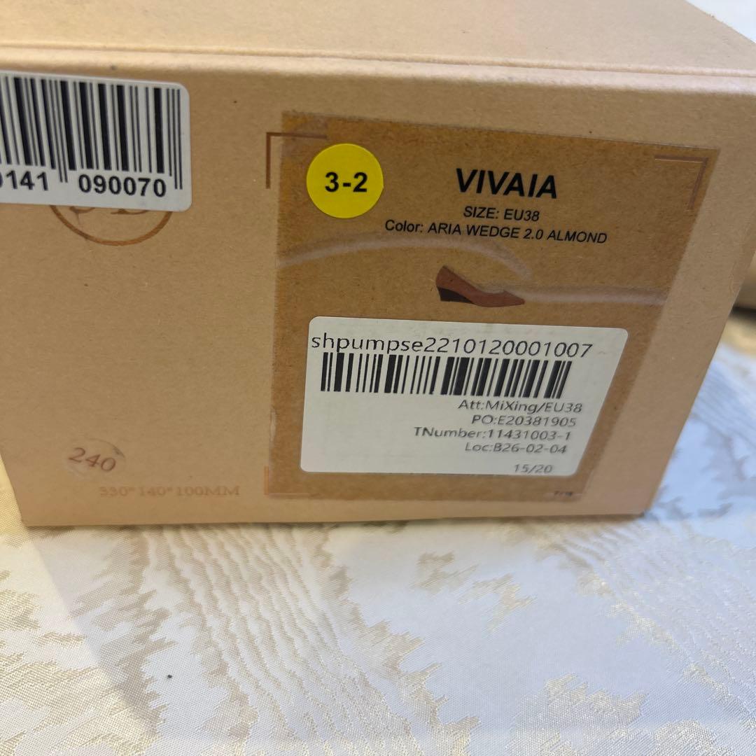 VIVAIAベージュ ポインテッドトゥシューズ