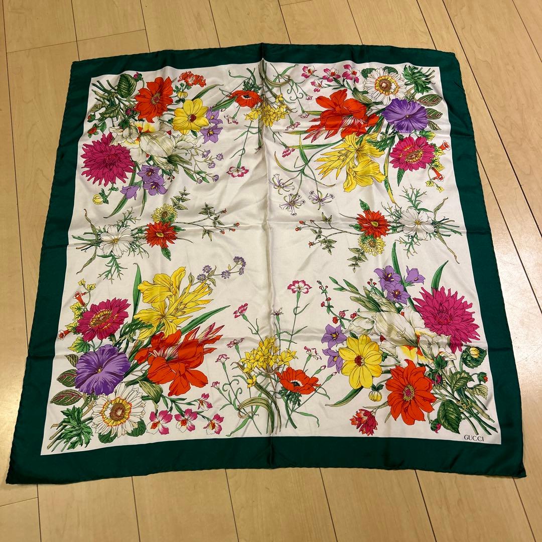 GUCCIスカーフ