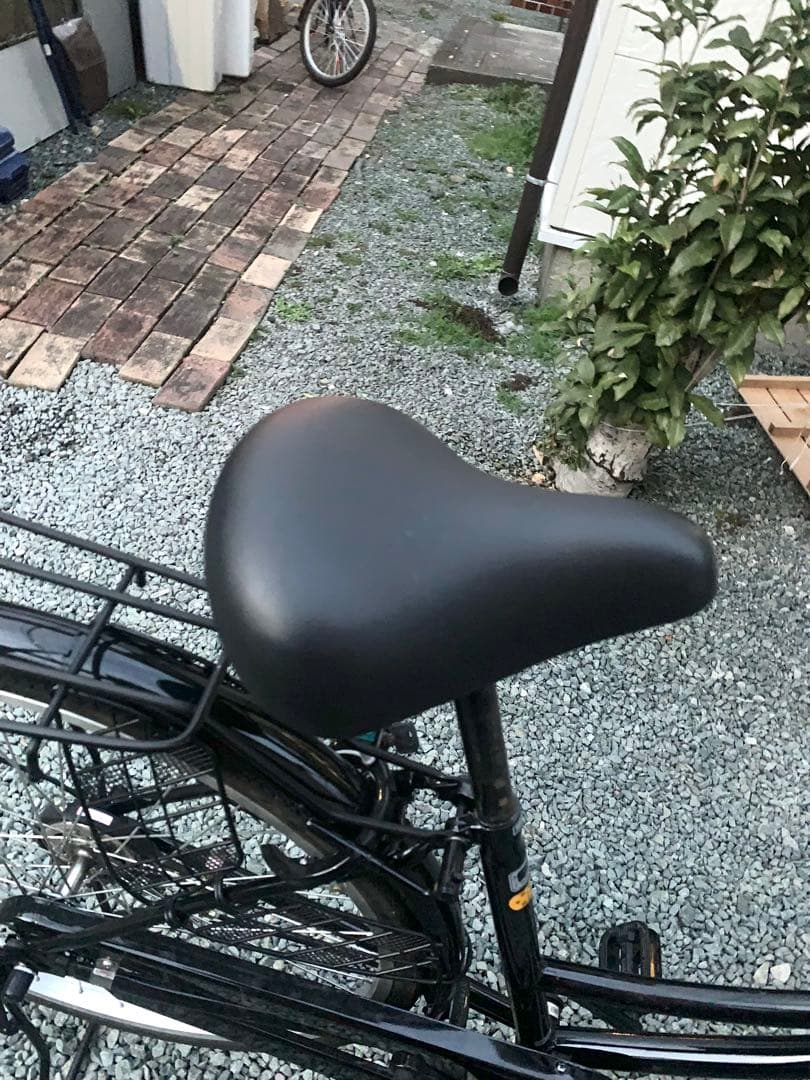 黒色 シティサイクル 26インチ 前バスケット付き