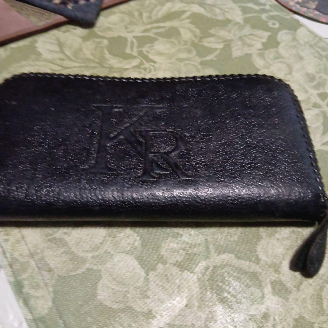 KRのロゴ入り長財布と小銭入れのセット