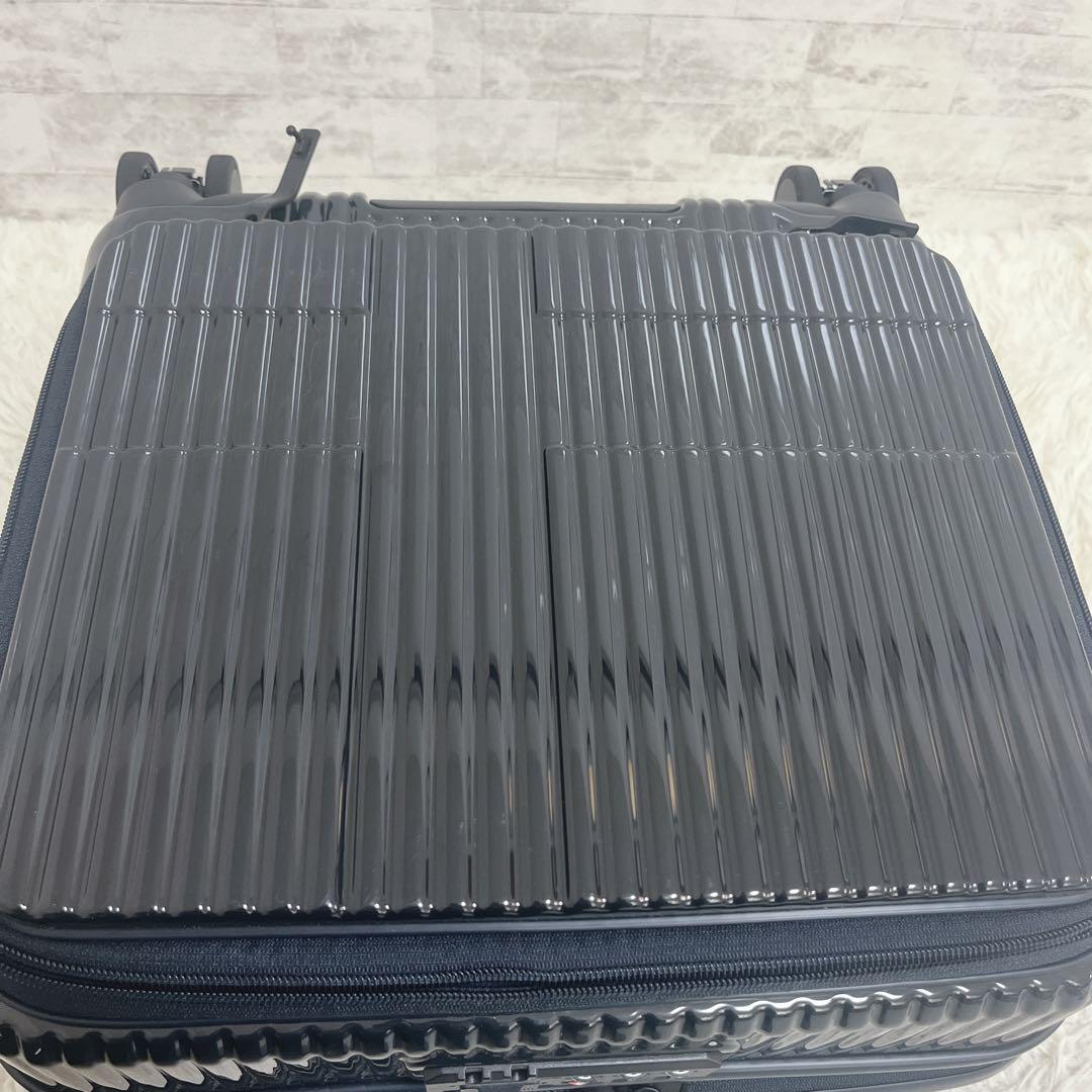 美品　イノベーター　キャリーケース　スーツケース　33L