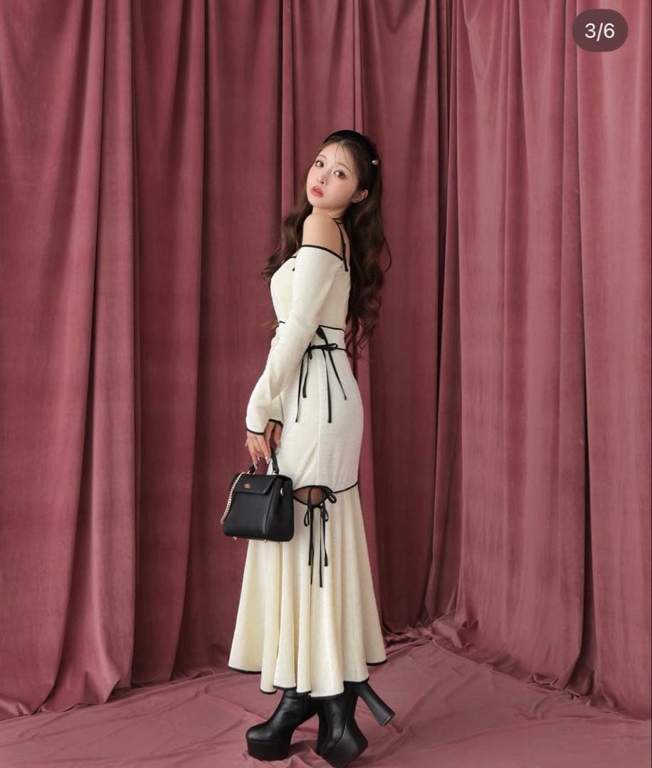 M.me.eme エムミーエメ サイドリボンカットアウトワンピース アイボリー