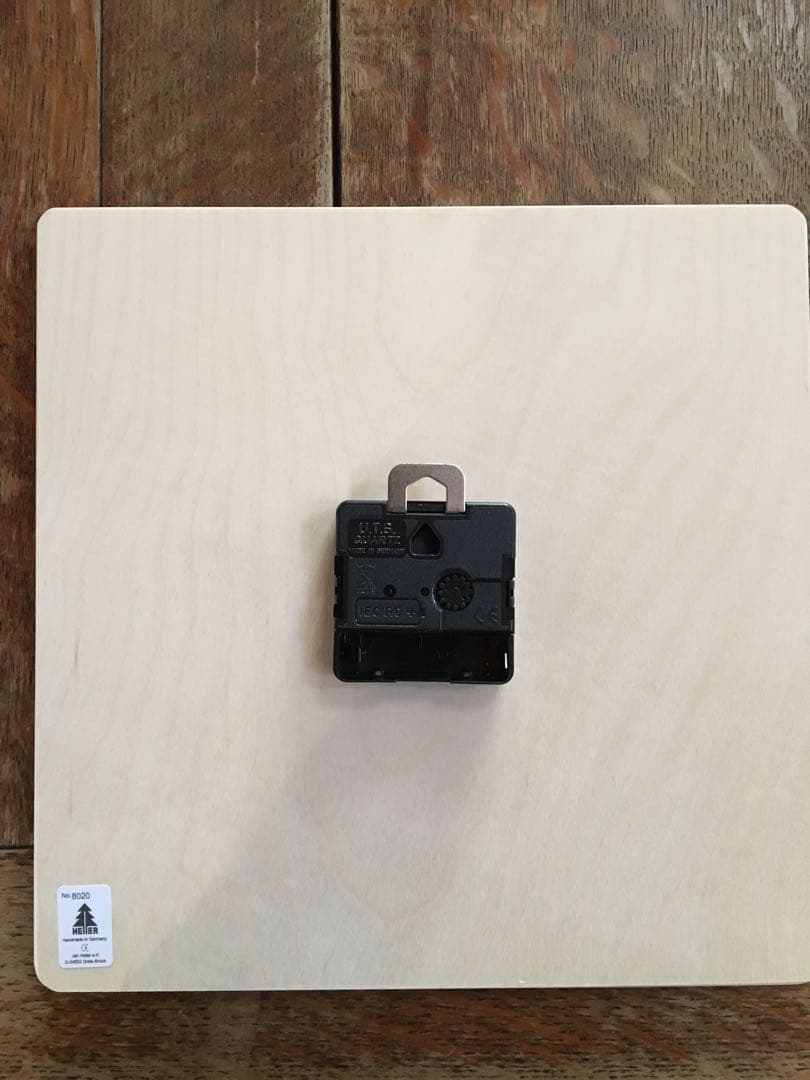 アトリエニキティキ ドイツヘラー社壁掛け時計 家の周りの動物