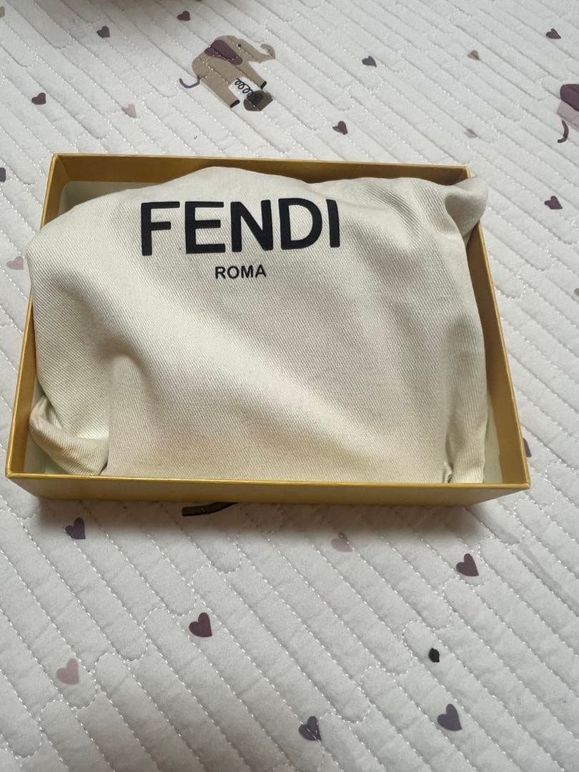 FENDI 二つ折り財布 ゴールド ピンク値下げした