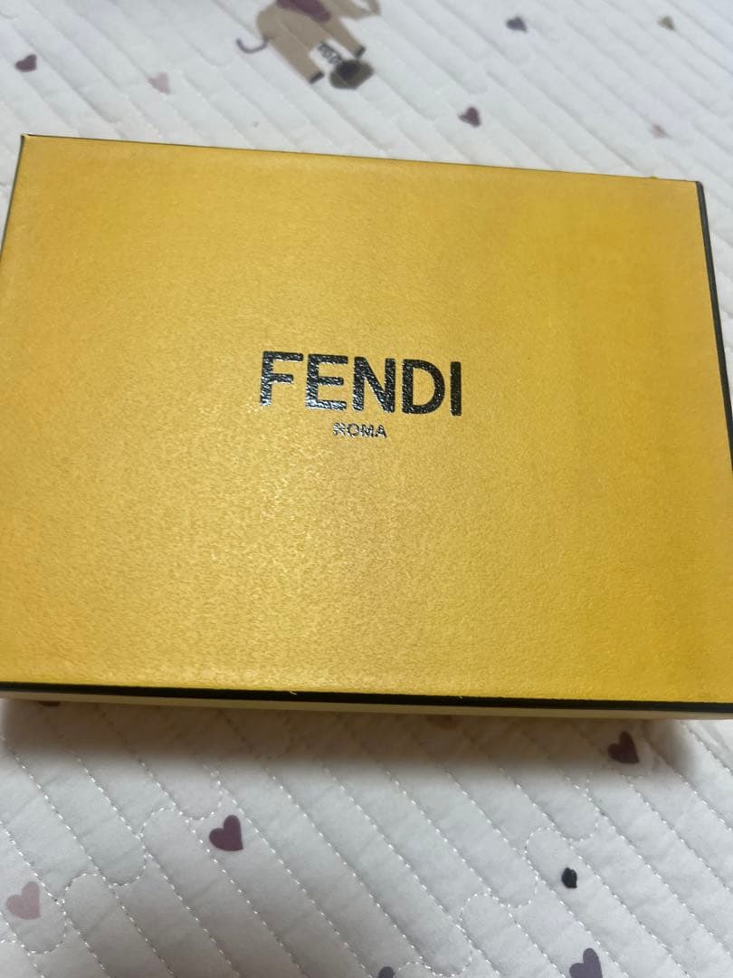 FENDI 二つ折り財布 ゴールド ピンク値下げした