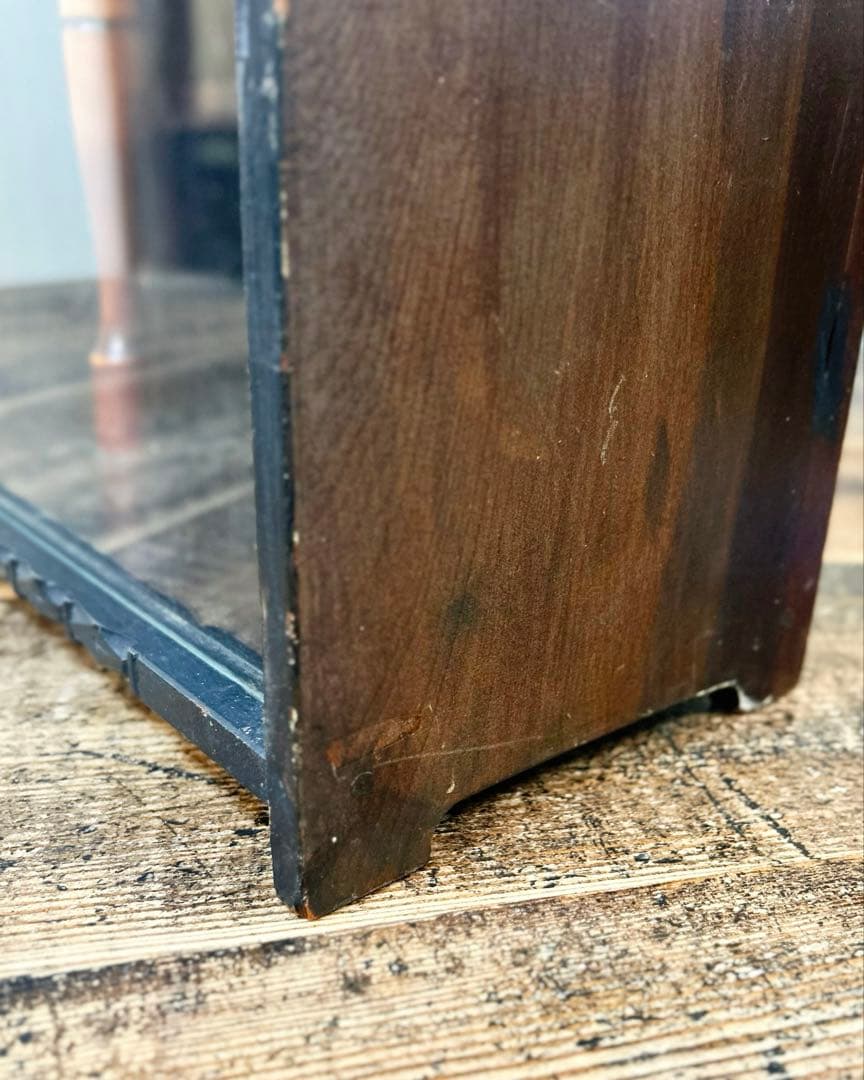 昭和初期 壁掛けガラス飾り棚｜黒塗り木製 薄型 軽量 古家具 アンティーク