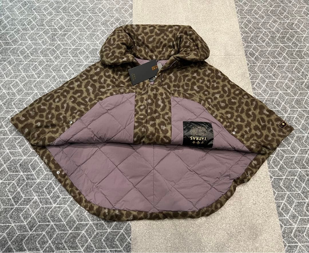 【サイズ：02（Ｍ程度）】TATRASダウン　レオパルド　ポンチョ