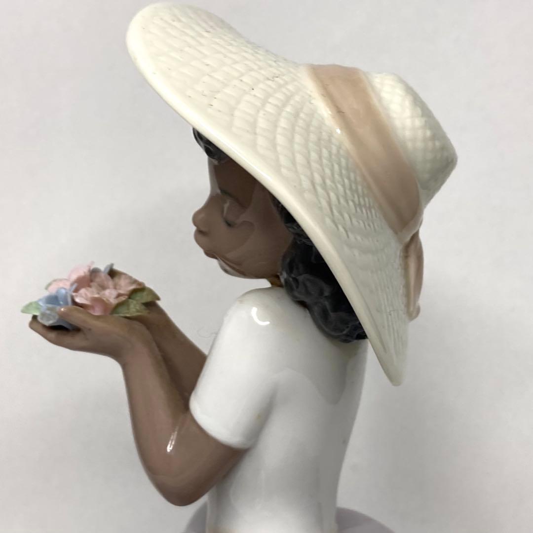 希少✨LLADRO リアドロ お花の甘い香りに包まれる少女。 6822