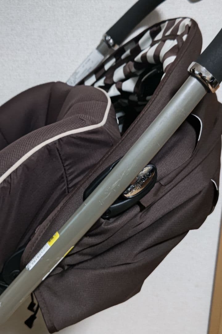 apricaラクーナ　ベビーカー　SL86SBWJ