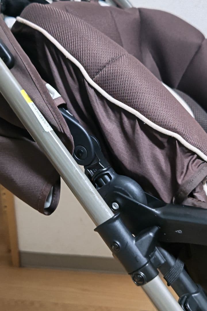 apricaラクーナ　ベビーカー　SL86SBWJ