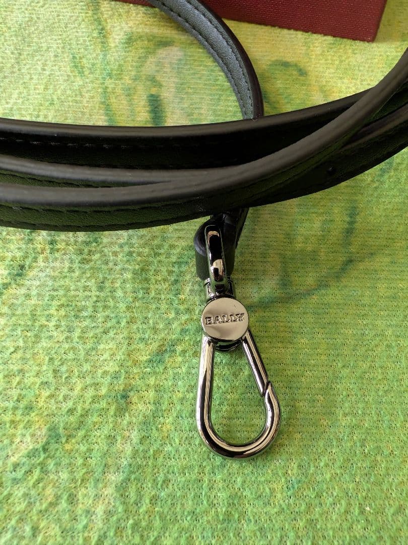 新品未使用★BALLY モノグラムショルダーウォレットケース