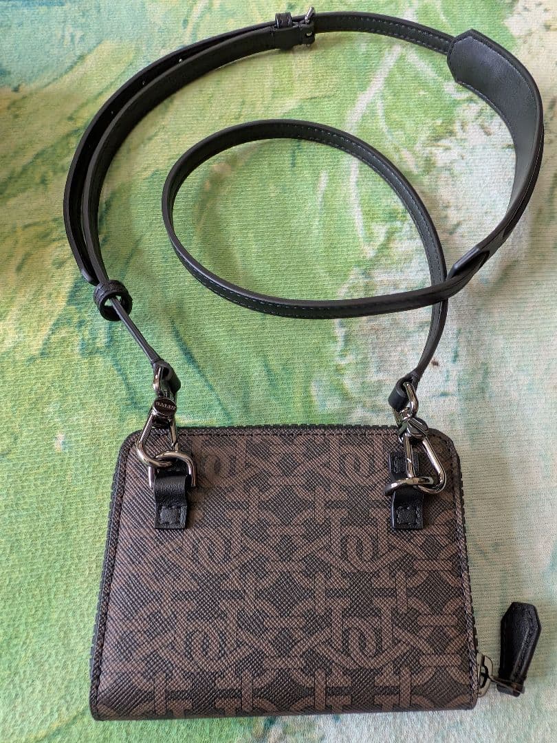 新品未使用★BALLY モノグラムショルダーウォレットケース