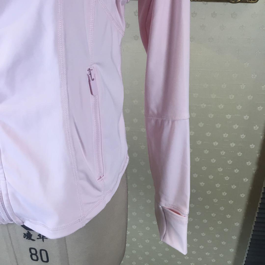 タグ付け☆ LULULEMON サイズ4 ピンク ウィンドブレーカー 長袖