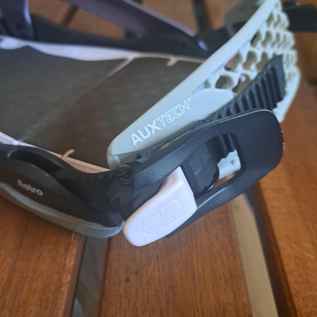 23-24Bataleon アストロアシームバインディングMサイズ