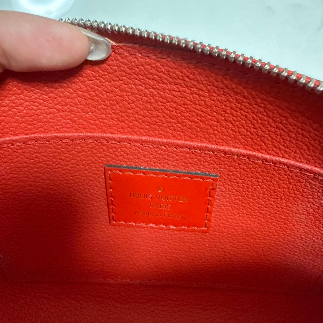 Louis Vuitton エピレザー ポーチ レッド