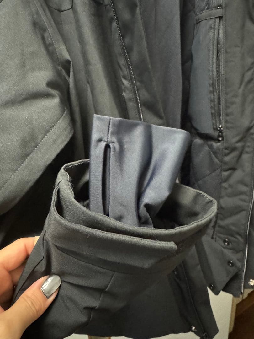 美品　OAKLEY ジャケット ブラック　スノーボード　ウェア