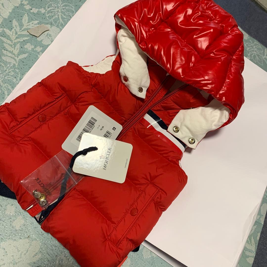 モンクレール　アウター　キッズ　ダウン　ベスト　赤　新品