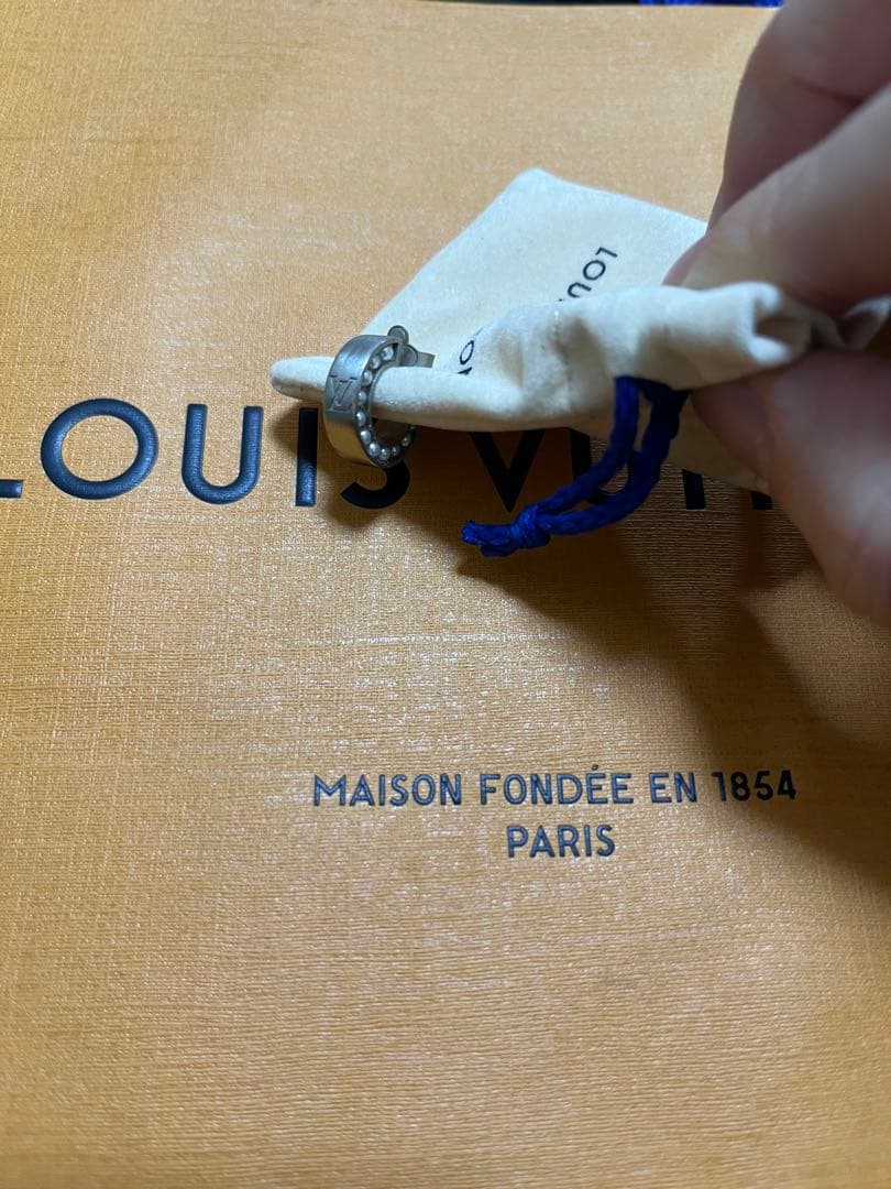 【チャールズ】LOUIS VUITTON ピアスセット2個